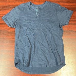 Blue Jachs NY shirt sleeve